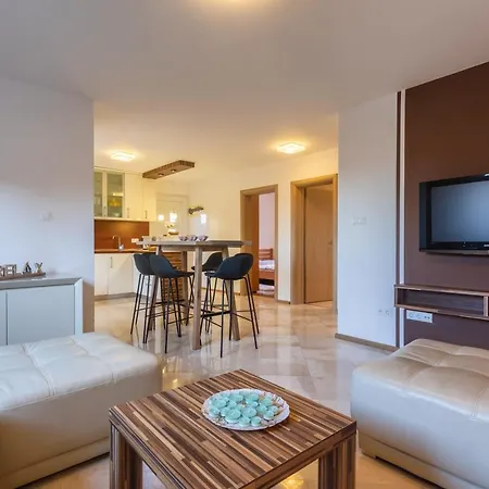 Solinar Apartment